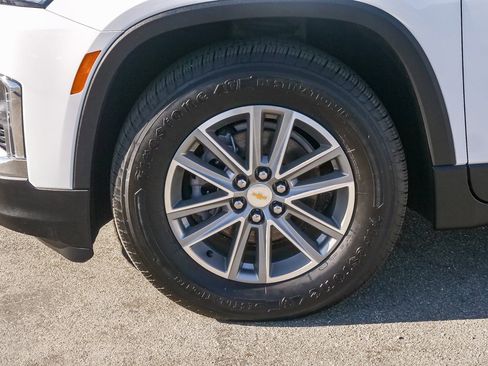Used 2023 Chevrolet Traverse LT w/ LPO, Cargo Package image 5