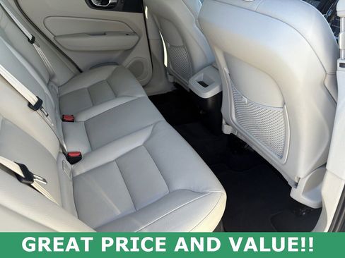 Used 2019 Volvo XC60 T5 Momentum image 33