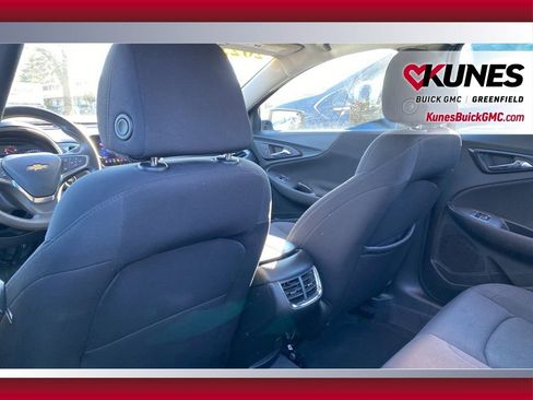 Used 2023 Chevrolet Malibu LT image 34