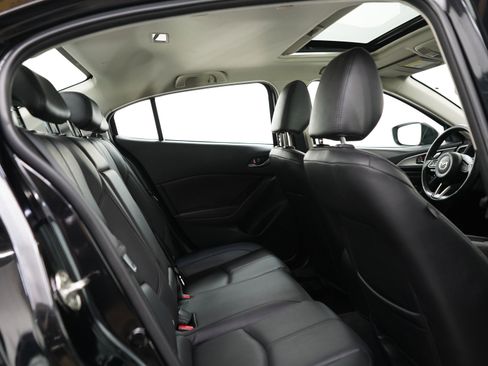 Used 2018 MAZDA MAZDA3 Touring FWD image 12