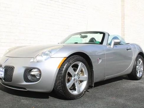 Used 2007 Pontiac Solstice GXP w/ Premium Package image 2