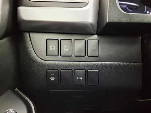 Used 2017 Toyota Highlander AWD V6 image 22