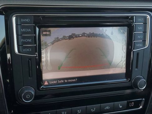 Used 2017 Volkswagen Passat 1.8T SEL Premium FWD image 28