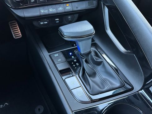 Used 2025 Hyundai Elantra SEL image 23