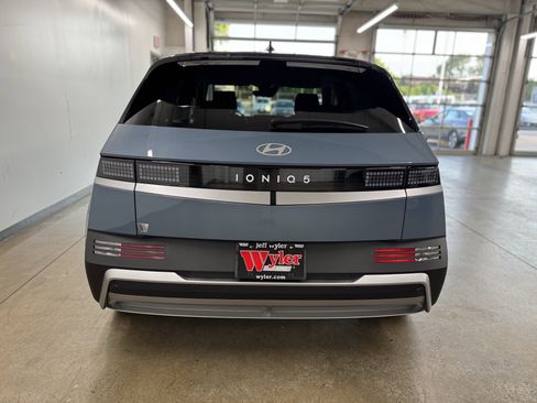 New 2025 Hyundai Ioniq 5 SE image 23
