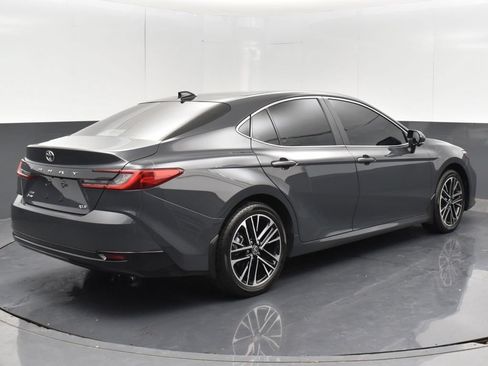 Used 2025 Toyota Camry XLE AWD/4WD image 19