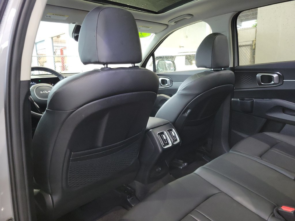 Certified 2025 Kia Sorento S w/ Panoramic Sunroof Package FWD image 14