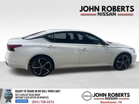Used 2024 Nissan Altima 2.5 SR w/ SR Premium Package FWD image 22