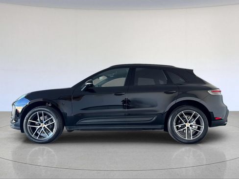 Certified 2026 Porsche Macan AWD/4WD image 2