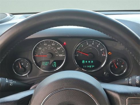 Used 2016 Jeep Wrangler Unlimited Sahara w/ Connectivity Group image 15