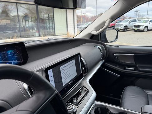 Used 2025 Ford Expedition Max Platinum image 26