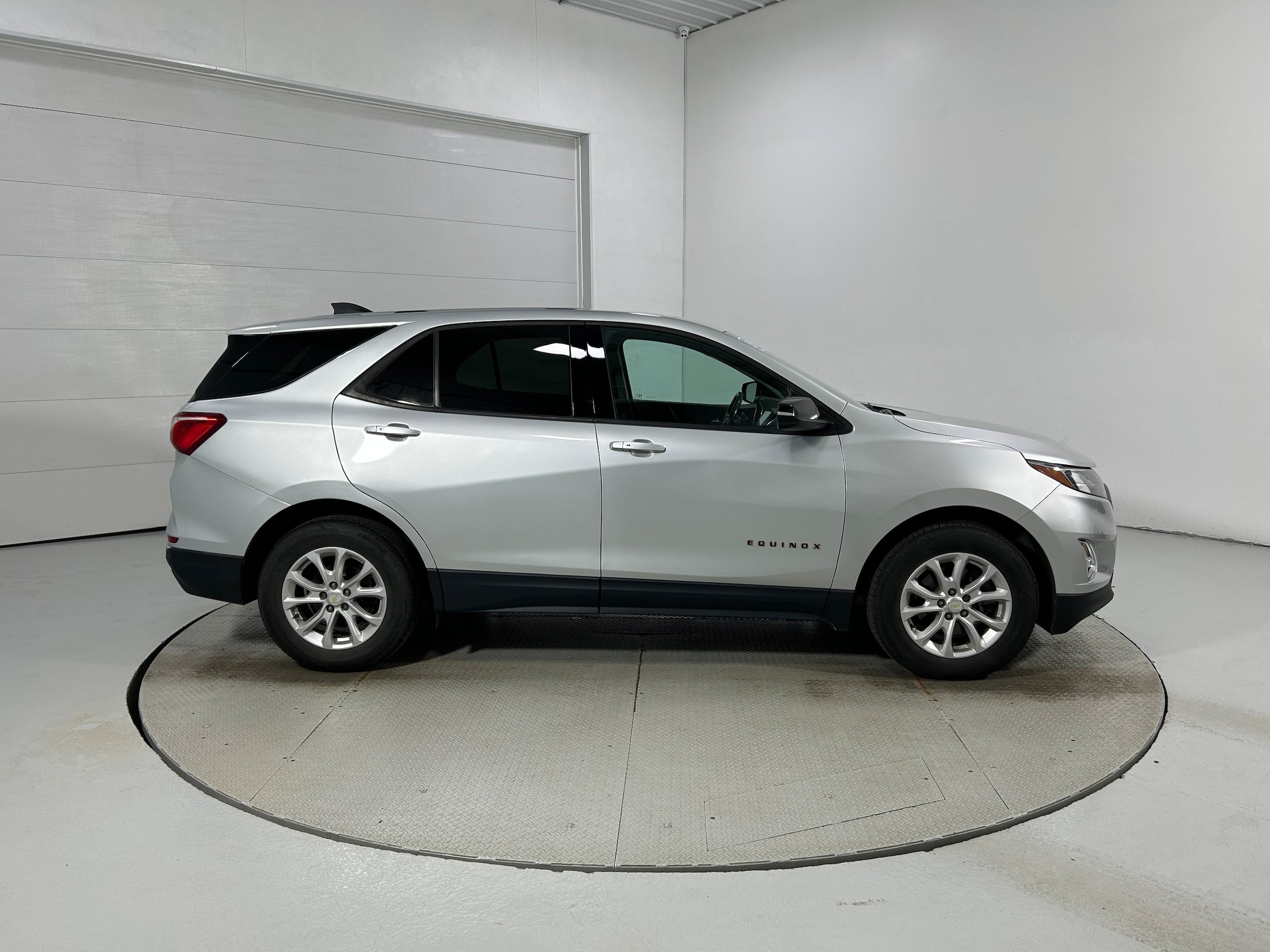 Used 2019 Chevrolet Equinox LT AWD/4WD image 35