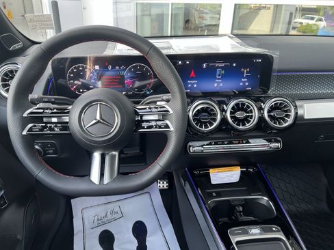 Certified 2024 Mercedes-Benz GLB 250 image 29