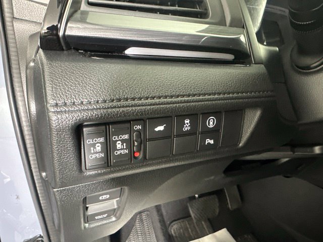 Used 2024 Honda Odyssey Elite image 14