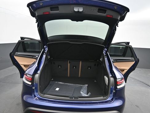 New 2026 Porsche Macan image 15