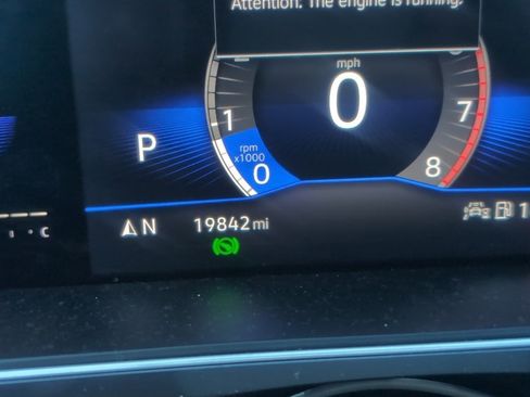 Used 2023 Volkswagen Tiguan SE w/ Panoramic Sunroof Package image 23