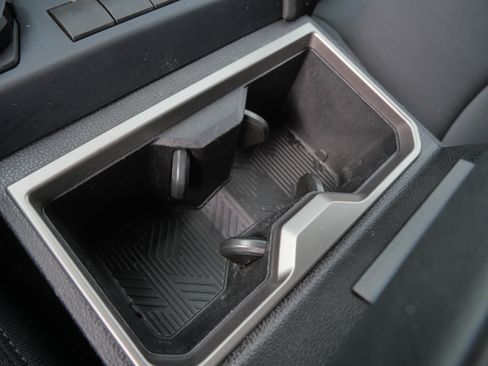 Certified 2025 Toyota Tacoma SR5 AWD/4WD image 33