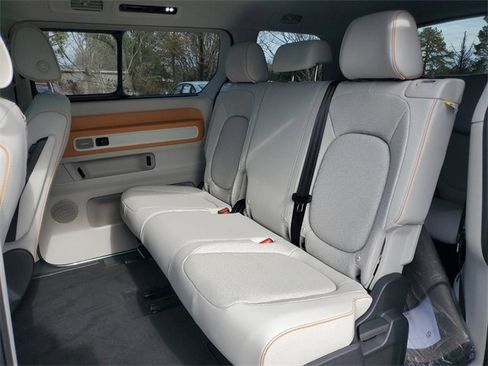 New 2025 Volkswagen ID. Buzz 1st Edition image 11