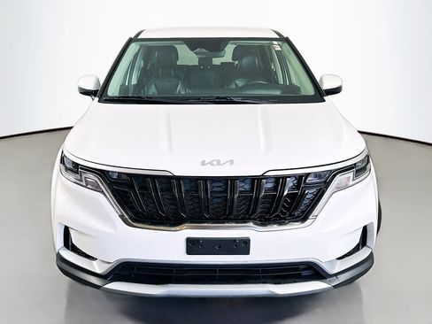 Certified 2024 Kia Carnival LX image 2