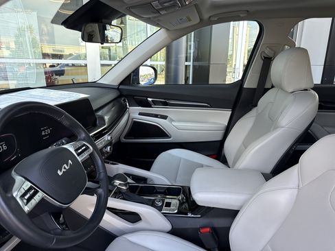 Used 2024 Kia Telluride S w/ S Sunroof Package FWD image 19