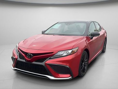 Used 2023 Toyota Camry XSE w/ Navigation Package image 9