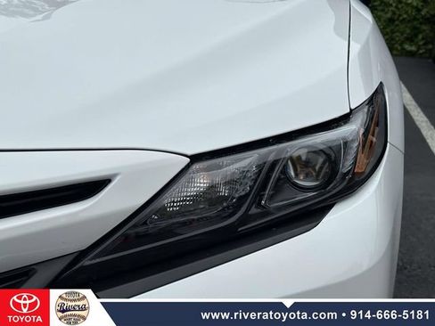 Used 2023 Toyota Camry SE FWD image 10