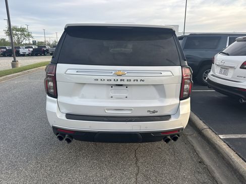 Used 2024 Chevrolet Suburban High Country w/ Advanced Technology Package image 9
