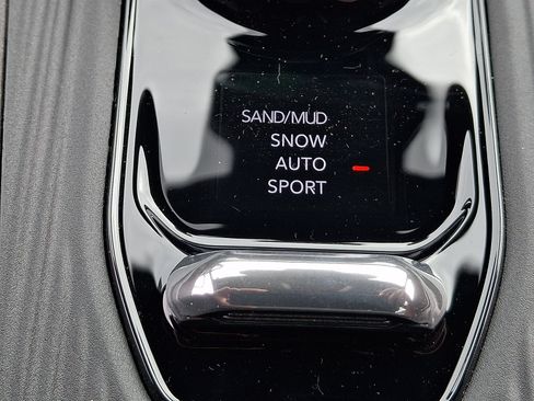 New 2026 Jeep Cherokee Laredo AWD/4WD image 20