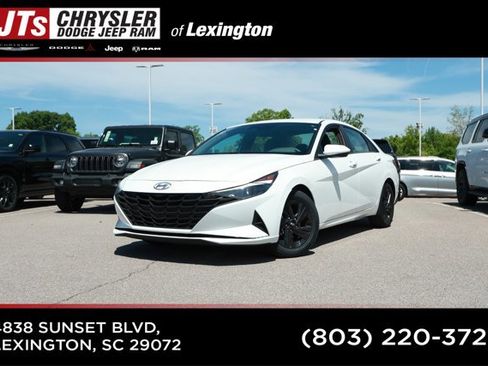 Used 2022 Hyundai Elantra SEL image 1