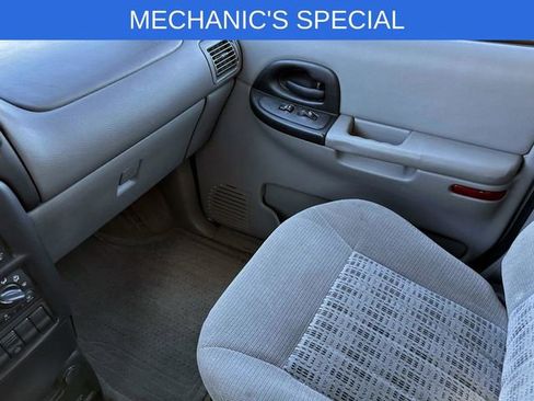 Used 2005 Chevrolet Venture LT w/ Deluxe Convenience Package image 29