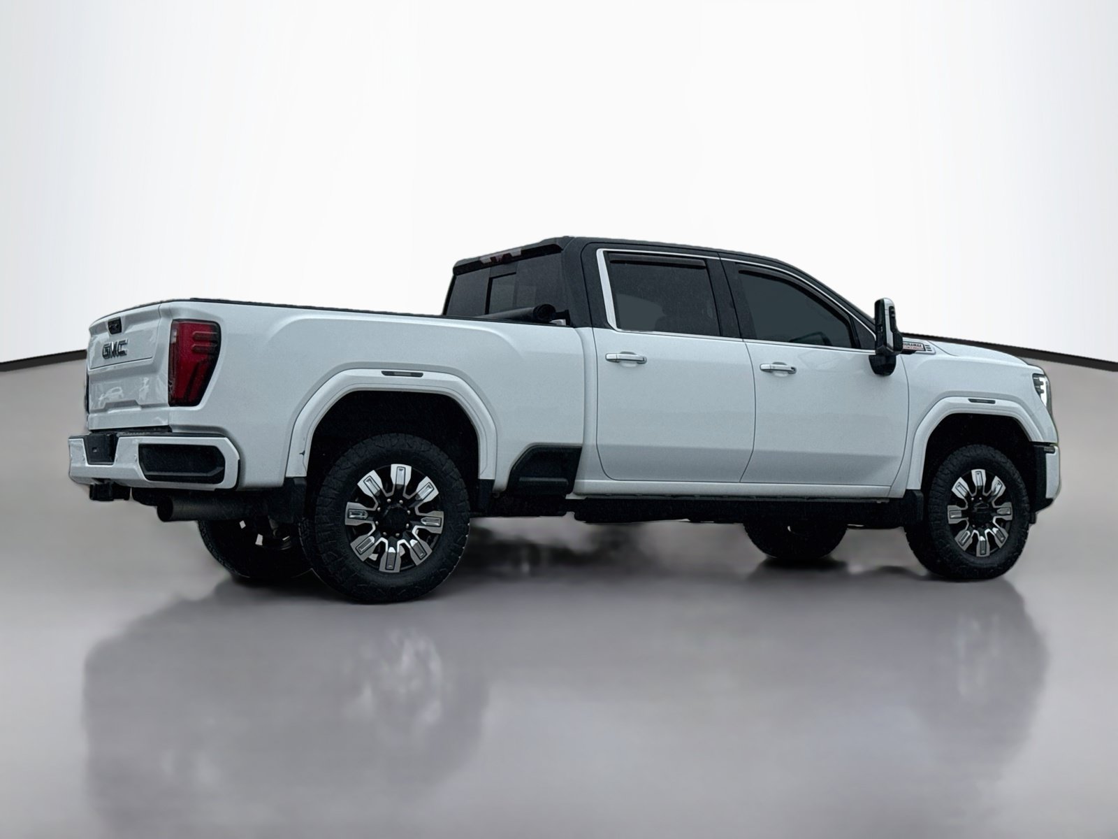 Used 2024 GMC Sierra 2500 Denali w/ Denali Reserve Package AWD/4WD image 8