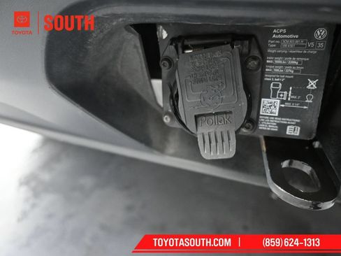 Used 2024 Volkswagen Atlas Cross Sport SE FWD image 41
