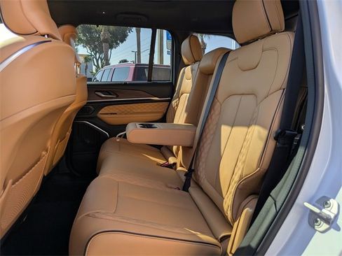 New 2025 Jeep Grand Cherokee Summit image 14