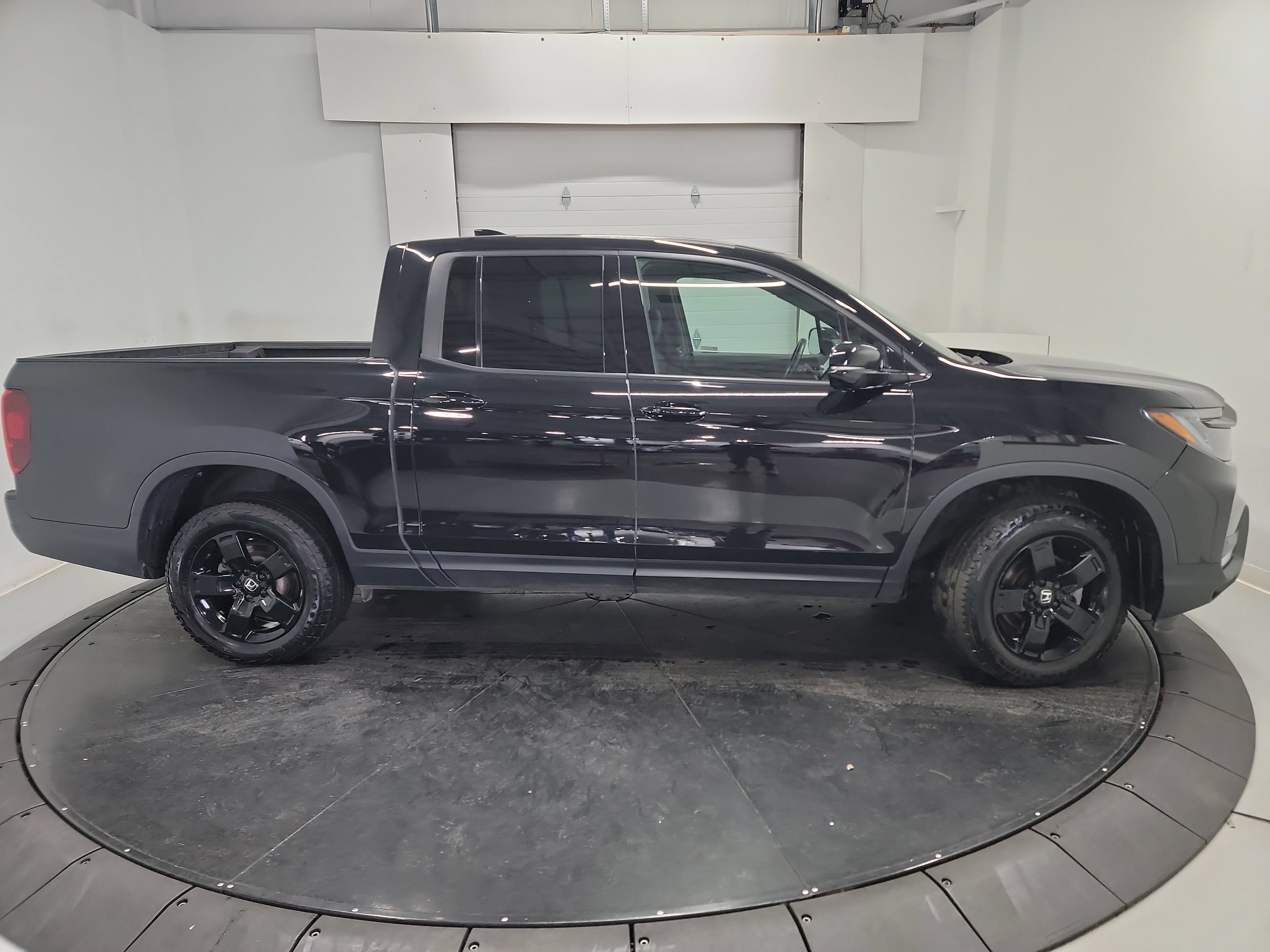 Used 2024 Honda Ridgeline Black Edition image 11