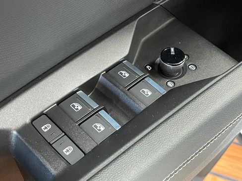 Used 2023 Audi Q4 e-tron Premium Plus w/ Premium Plus image 19