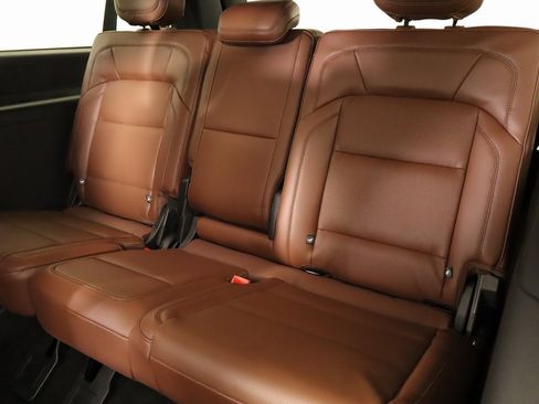 New 2025 Lincoln Navigator L Reserve image 13