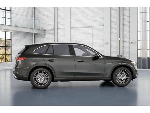 Used 2026 Mercedes-Benz GLC 300 4MATIC image 17