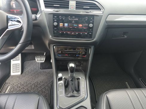 Used 2023 Volkswagen Tiguan SE R-Line FWD image 25
