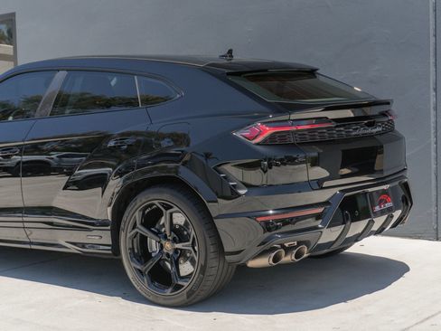 Used 2026 Lamborghini Urus SE AWD/4WD image 23