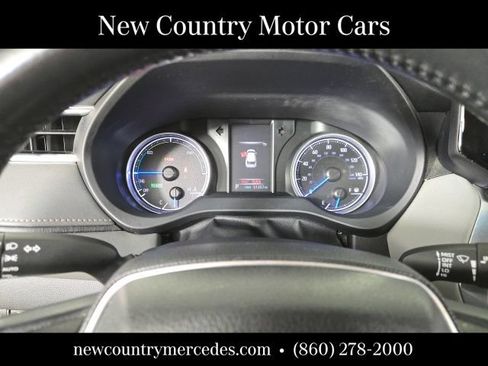 Used 2021 Toyota Venza LE AWD/4WD image 22