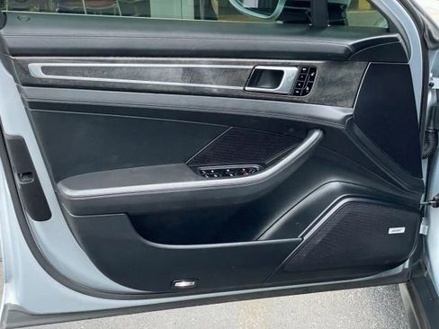 Used 2017 Porsche Panamera Turbo image 19