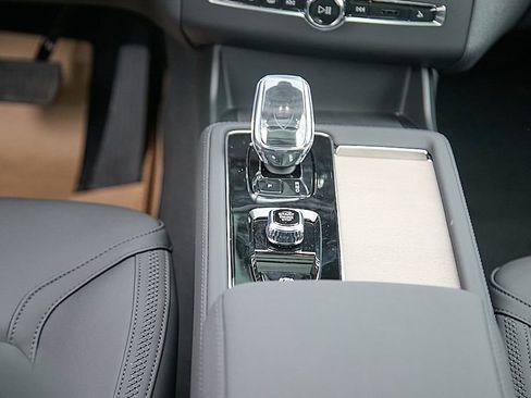 New 2026 Volvo XC90 B6 Plus w/ Protection Package image 30