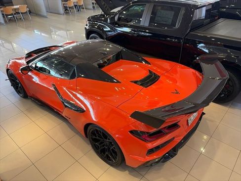 Used 2025 Chevrolet Corvette ZR1 w/ ZR1 Carbon Fiber Aero Package RWD image 7