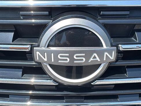 Used 2024 Nissan Rogue SV AWD/4WD image 11