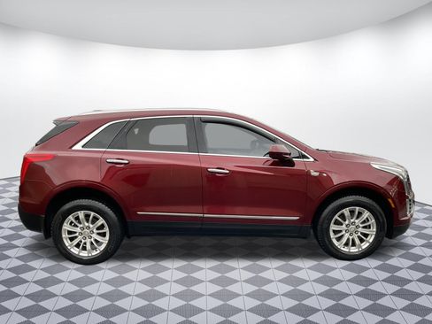 Used 2017 Cadillac XT5 FWD image 2