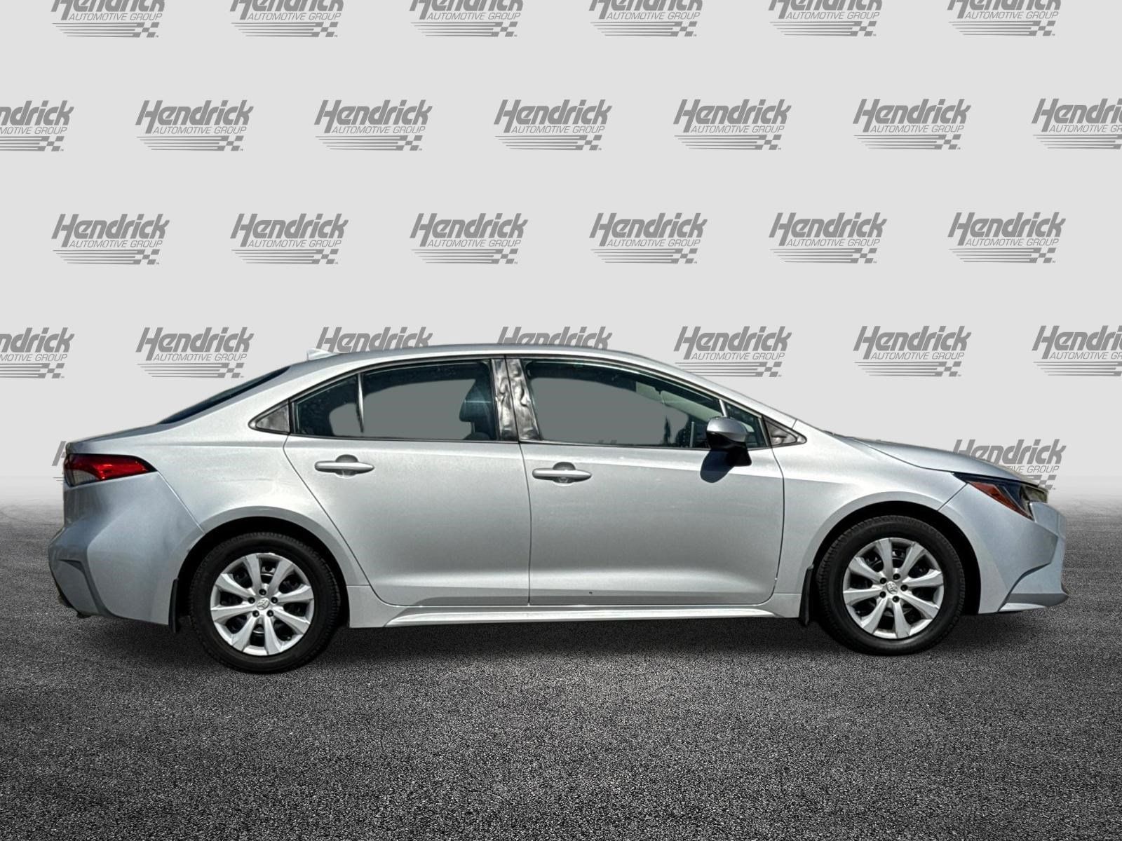 Used 2020 Toyota Corolla LE FWD image 3