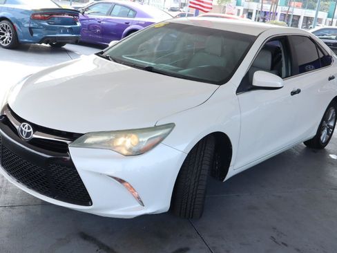 Used 2016 Toyota Camry SE FWD image 9
