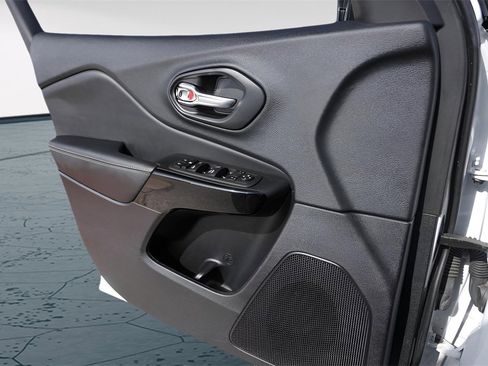 Used 2023 Jeep Cherokee Altitude Lux w/ Lux Elite Package image 24