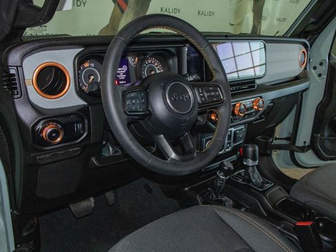 Used 2024 Jeep Wrangler Sport AWD/4WD image 5