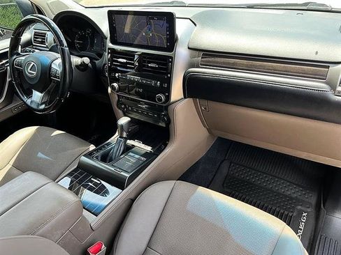 Used 2022 Lexus GX 460 Premium w/ Premium Package AWD/4WD image 17